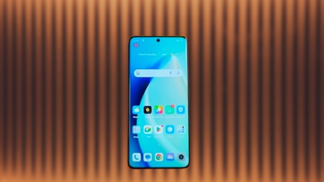 Realme 11 Pro Plus with a 200MP camera will outperform DSLRs at such an affordable price.