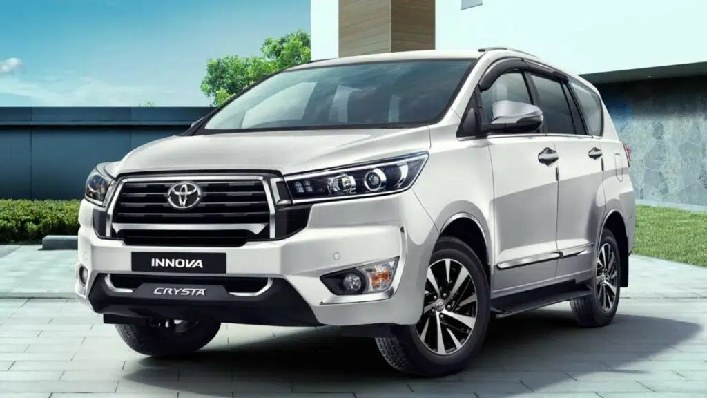 Toyota Innova Crysta has been increased by up to 25,000 rupees, and a new price list has been released.