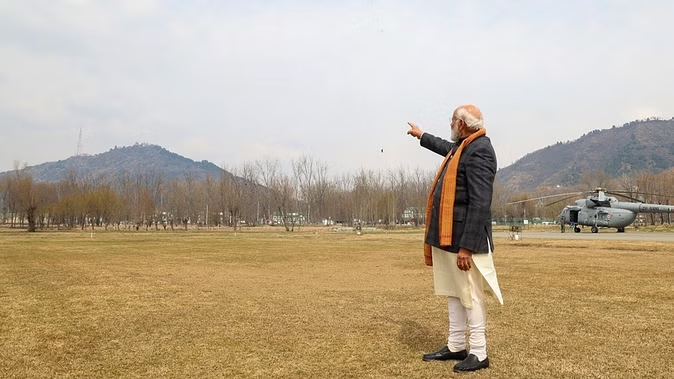 PM Modi in Kashmir: Prime Minister reached Srinagar