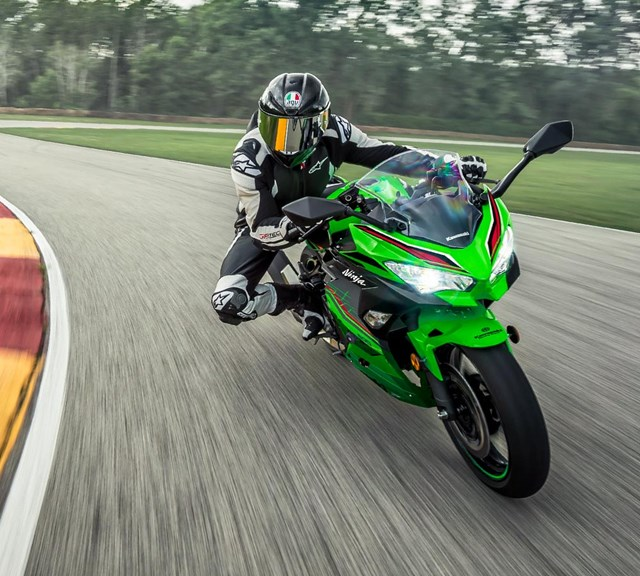 Kawasaki Ninja 400 Price and feature